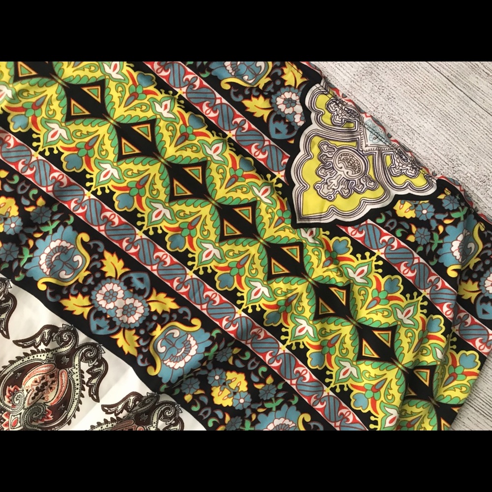 Multi colored dress barely worn - Picture 4 of 5